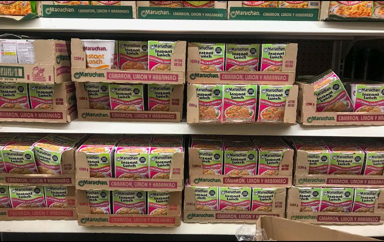 Lo ideal es que las personas calienten el agua en la estufa y posteriormente la viertan en el recipiente de la sopa Maruchan o de cualquier otra marca. SUN / D. S. Sánchez