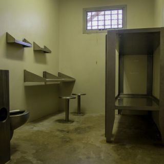 Sin identificar, una docena de reos muertos en el motín de Ecuador