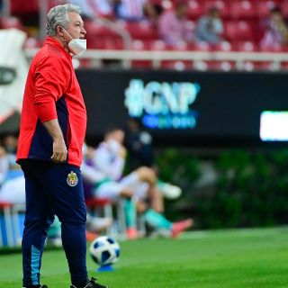 Vucetich reconoce coraje por abucheos de afición de Chivas