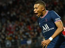 La agente del jugador confirmó que han rechazado dos ofertas para renovar con los parisinos. AFP/ARCHIVO