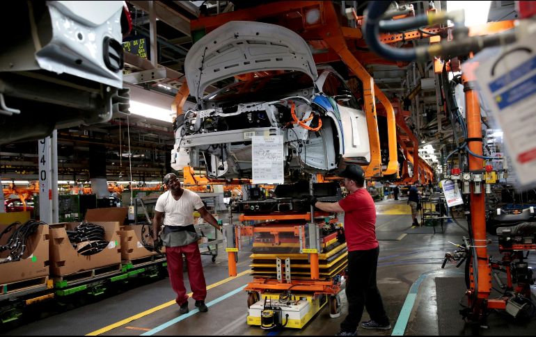 PLANES. El grupo aspira a producir solo autos de cero emisiones para 2035.  REUTERS