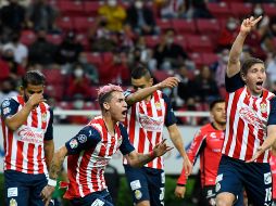 Chivas estuvo en el ojo del huracán por cuestiones que van desde castigos a futbolistas hasta declaraciones polémicas de directivos y ex entrenadores del Rebaño. IMAGO7