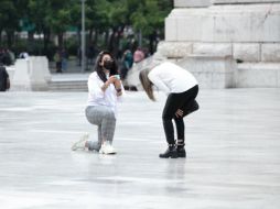 Luego de haber soñado con el momento y de siete meses de guardar el secreto, Fernanda pudo darle la sorpresa a su novia para comenzar esta nueva etapa juntas. TWITTER/@fherval