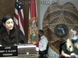 En su presentación frente la jueza Mindy S. Glazer, Brittiny Lopez-Murray escuchó los cargos de los que se le acusa, al tiempo que le fue dictado un alejamiento del menor a través del nulo contacto ya sea virtual o físico. ESPECIAL