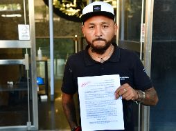 El legislador se presentó hoy ante la FGR para realizar la denuncia contra el cantante. SUN/H. García