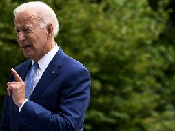 Biden defendió su política de obligar a la vacunación a los trabajadores federales y de impulsar también ese requerimiento en las empresas de más de 100 empleados. AFP / ARCHIVO