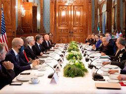 Las delegaciones de ambos países desayunaron en el Salón Leona Vicario del Palacio Nacional. EFE/Presidencia de México
