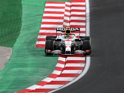 El mexicano arrancará sexto este domingo en el circuito Istanbul Park. AFP / O. Kose