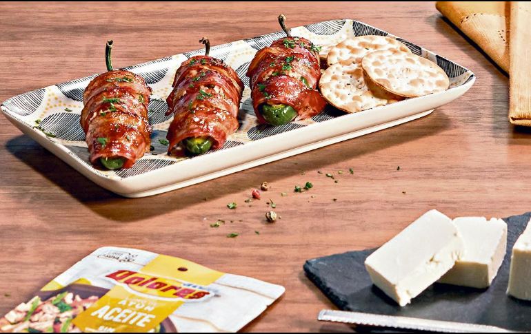 Jalapeños rellenos de queso y atún. Delicias que puedes preparar sin salir de casa. ESPECIAL