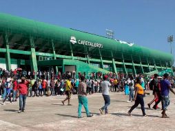 Pese al enorme volumen de personas que acudieron al lugar, hasta el momento no se han registrado incidentes violentos. EFE/J. Blanco