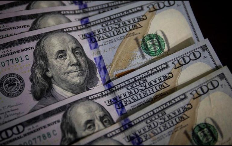 En operaciones al mayoreo, el tipo de cambio finalizó en 20.87 pesos por dólar y significa el cierre más débil del peso desde el pasado 24 de marzo. EFE/ARCHIVO