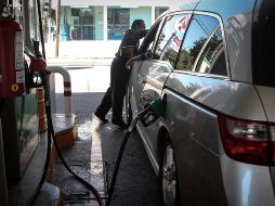 La recaudación interna del IEPS a combustibles automotrices fue de 64 mil 434 MDP, una caída de 16.8% respecto a lo que se obtuvo el año pasado. EL INFORMADOR/Archivo