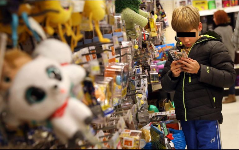 La reglamentación de la sección de género neutro contempla la exhibición de juguetes y artículos de higiene, pero no de ropa. AP / ARCHIVO