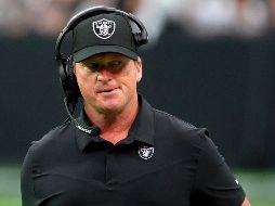 Fue una caída rápida para Jon Gruden, quien se encuentra en el cuarto año de un contrato de 10 años y 100 millones de dólares que firmó con los Raiders en 2018. AFP / ARCHIVO
