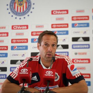 ¿Volverá? John van 't Schip responde a rumores que lo sitúan en Chivas