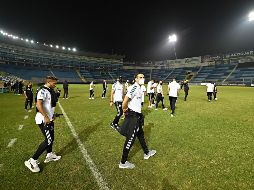LISTOS. México ya pisó el Cuscatlán en el tradicional reconocimiento de cancha. IMAGO7