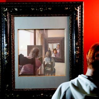 La musa de Dalí pasea por San Petersburgo