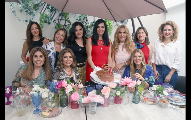 Virna Umaña, Lili Caballero, Gaby Magaña, Lorena Hecht, Gaby Enriquez, Catalina Olea, AzuelNaveja,  Perla Castañeda, Tere Alcalá y Gaby Sánchez. GENTE BIEN JALISCO/ CLAUDIO JIMENO