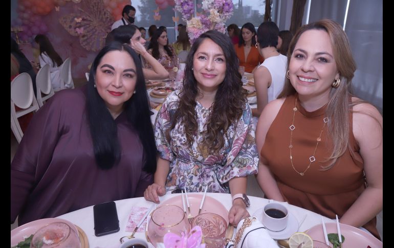 Patricia Montelongo, Adriana Rivera e Irene Atondo. GENTE BIEN JALISCO/ CLAUDIO JIMENO