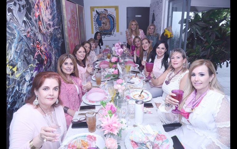 Martha Lilia Silva, Perla Castañeda, Sara González, Lili Caballero, Clementina González, Teresa Hernández, Gaby Enriquez, Mónica Martín del Campo, Marina Carvallo, Adriana Padilla, Mónica Delgado, Emma Solórzano y Ale Castañeda. GENTE BIEN JALISCO/ CLAUDIO JIMENO