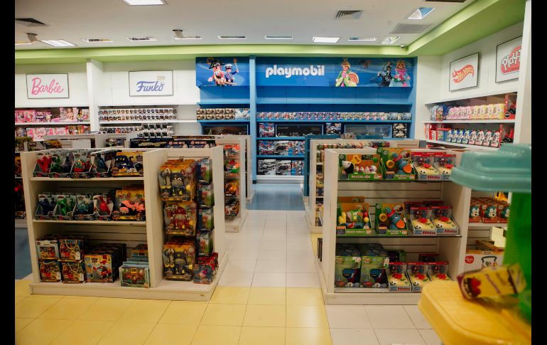 En el tercer nivel los clientes pueden consentir a sus pequeños, ya que es la zona de juguetería. EL INFORMADOR/ G. Gallo