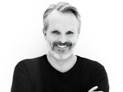 La estrella internacional Miguel Bosé estrenará serie basada en su vida en una producción original de Paramount+. ESPECIAL / PARAMOUNT