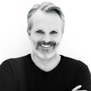 ¡Directo a la pantalla! Miguel Bosé estrenará serie de su vida