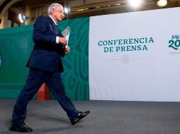 AMLO se comprometió a la pavimentación de calle, instalación de semáforos, drenaje y garantizar el acceso a agua y a servicios médicos en San Quintín. EFE/Presidencia de México