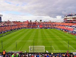 REINCIDEN. El Estadio Alfonso Lastras se ha convertido en una plaza peligrosa para la afición, tanto en el inmueble como en las inmediaciones. IMAGO7