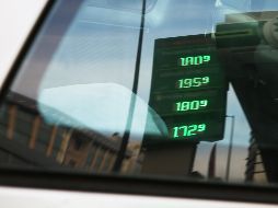 La gasolina rozó los 2 euros esta semana en Lisboa. XINHUA/G. Jing