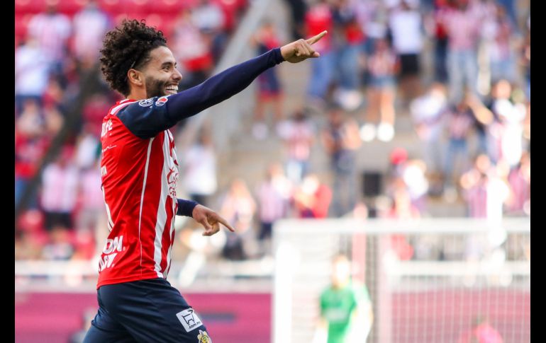 INESPERADO. César Huerta ha sido muy criticado, sin embargo, marcó el primer tanto de las Chivas. IMAGO7