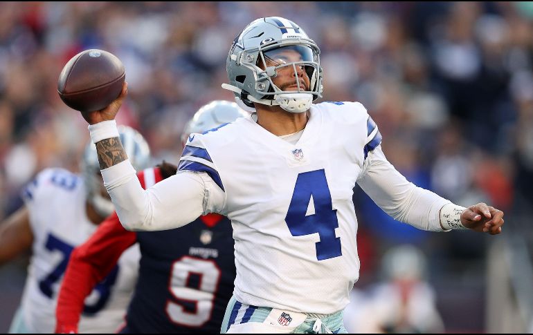 IMPARABLE. Dak Prescott lanzó un pase de touchdown de 35 yardas para darle el triunfo a los Cowboys en el Tiempo Extra. AFP/M. MEYER