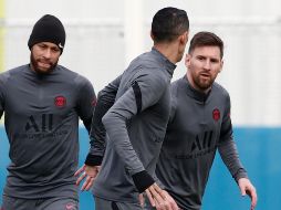 Neymar (I) fue uno de los jugadores que no estuvieron en la victoria del PSG 2-1 en la Ligue 1 sobre Angers el viernes, debido a su participación en los partidos de la fecha FIFA. REUTERS / B. Tessier