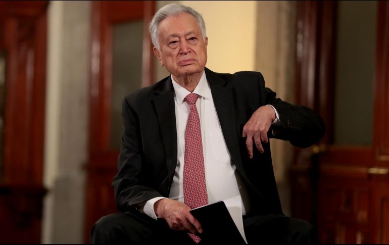 Bartlett amenazó con cancelar contratos de electricidad con empresas y rechazó indemnizarlas si se aprueba la reforma. EFE/ARCHIVO