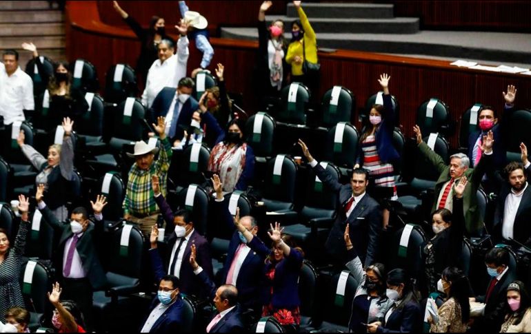 En caso de avalarse la reforma, los mexicanos tendrán que deducir todo en una sola bolsa. SUN/D. Sánchez