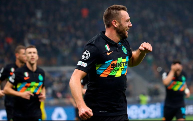 El Inter de Milán se coloca en la tercera posición del Grupo D. EFE/M. Bazzi