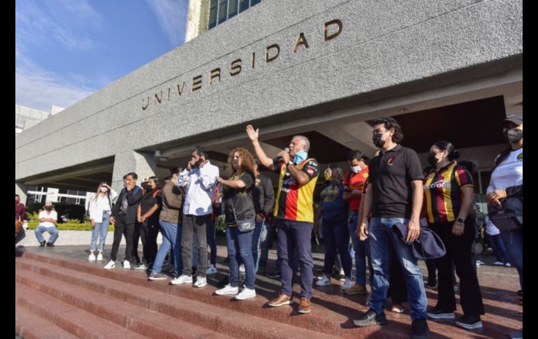 Con la entrega de este martes suman ya 23 mil cartas al despacho del gobernador de Jalisco. ESPECIAL/UdeG