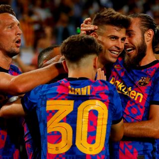 Piqué da aire al Barcelona en la Champions