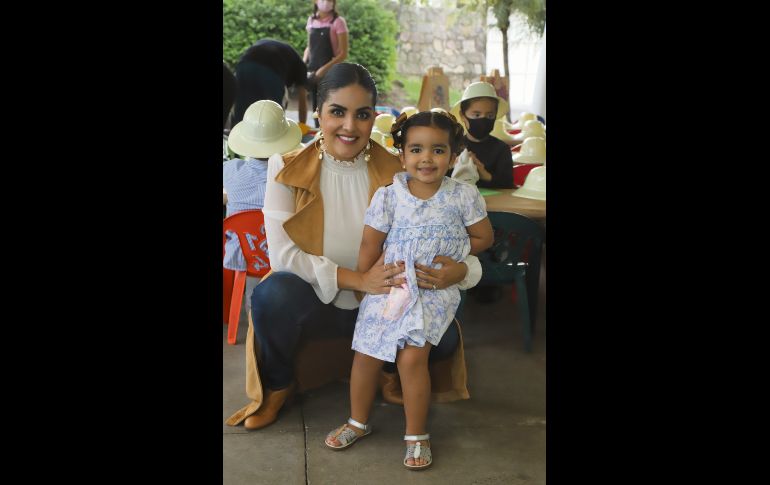 Eugene Zambrano y Julieta De La Mora