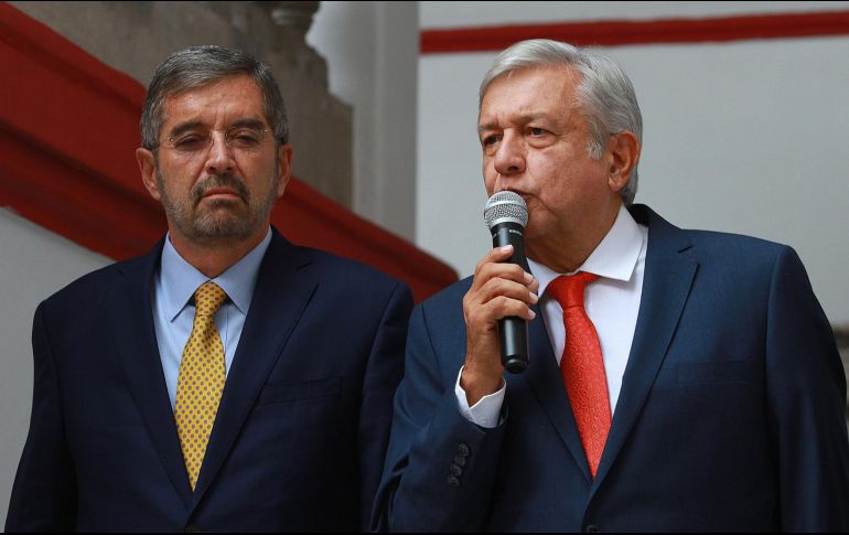 AMLO pidió a los connacionales de Nueva York, que busquen al embajador Juan Ramón de la Fuente, para explorar la posibilidad de que una comisión pueda reunirse con él. NTX / ARCHIVO