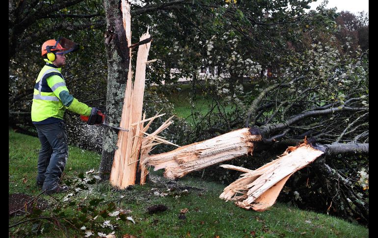 La primera tormenta de la temporada siguió su progresión este jueves hacia la frontera con Alemania, al este. AFP/F. Tanneau