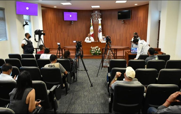 En la conferencia estuvo el presidente de la CEDHJ, Alfonso Hernández Barrón, y Rosalinda Mariscal Flores, primera visitadora. ESPECIAL