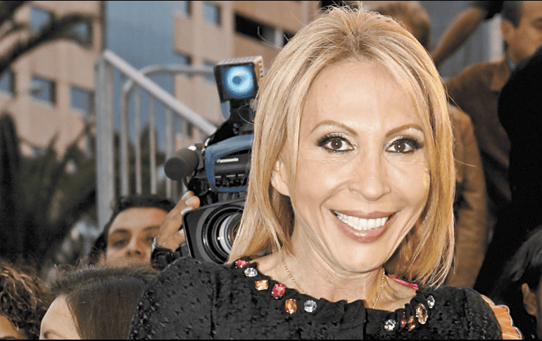 Laura Bozzo tendrá que indemnizar a Gabriel Soto e Irina Baeva por el daño causado. SUN/ARCHIVO
