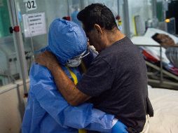 Paciente peruano, contagiado de COVID-19, en el hospital de Virgen de Fátima. AFP/E. Benavides