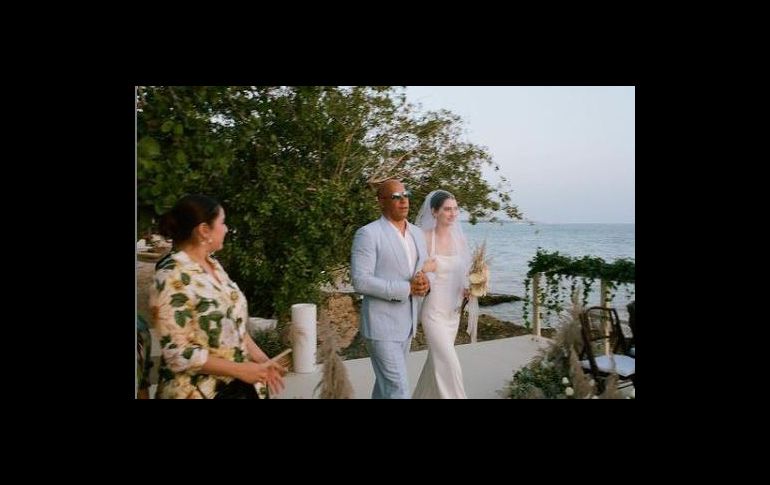 Meadow contrajo matrimonio y Diesel fue el responsable de entregarla simbólicamente en la ceremonia. INSTAGRAM/@meadowwalker