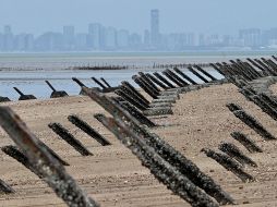 Barreras antiaterrizaje en la costa de Taiwán. AFP/S. Yeh