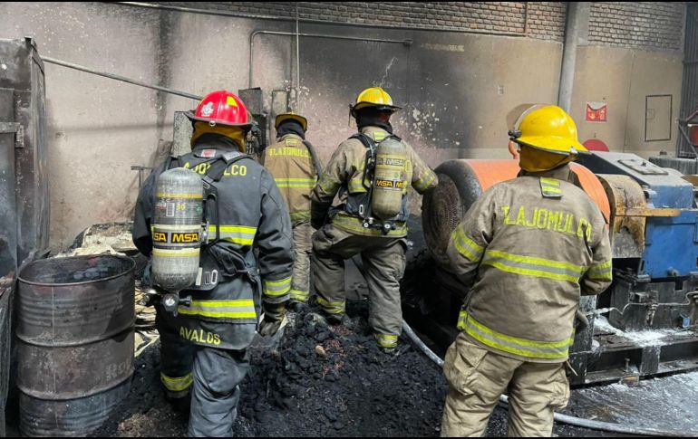 Al momento del percance no había personal laborando en la empresa, por lo que no se registraron personas lesionadas. CORTESÍA