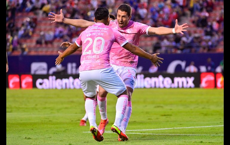 EL PRIMERO. Martín Nervo puso el 1-0 en un tiro de esquina a los 9 minutos de juego. IMAG07