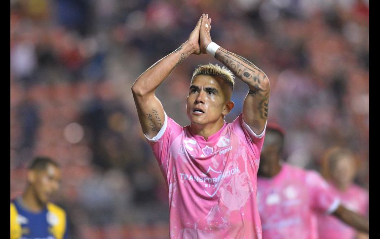 LEY DEL EX. Luis Reyes marcó el 6-1 y no festejó su anotación, pues recordó su paso por el conjunto potosino. IMAGO7