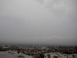 Vista del cielo nublado por el paso del huracán 